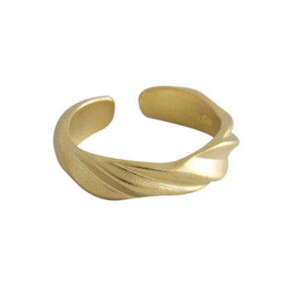 Twisted Elegant Ring