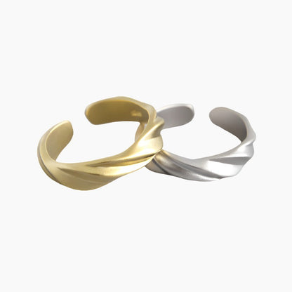 Twisted Elegant Ring